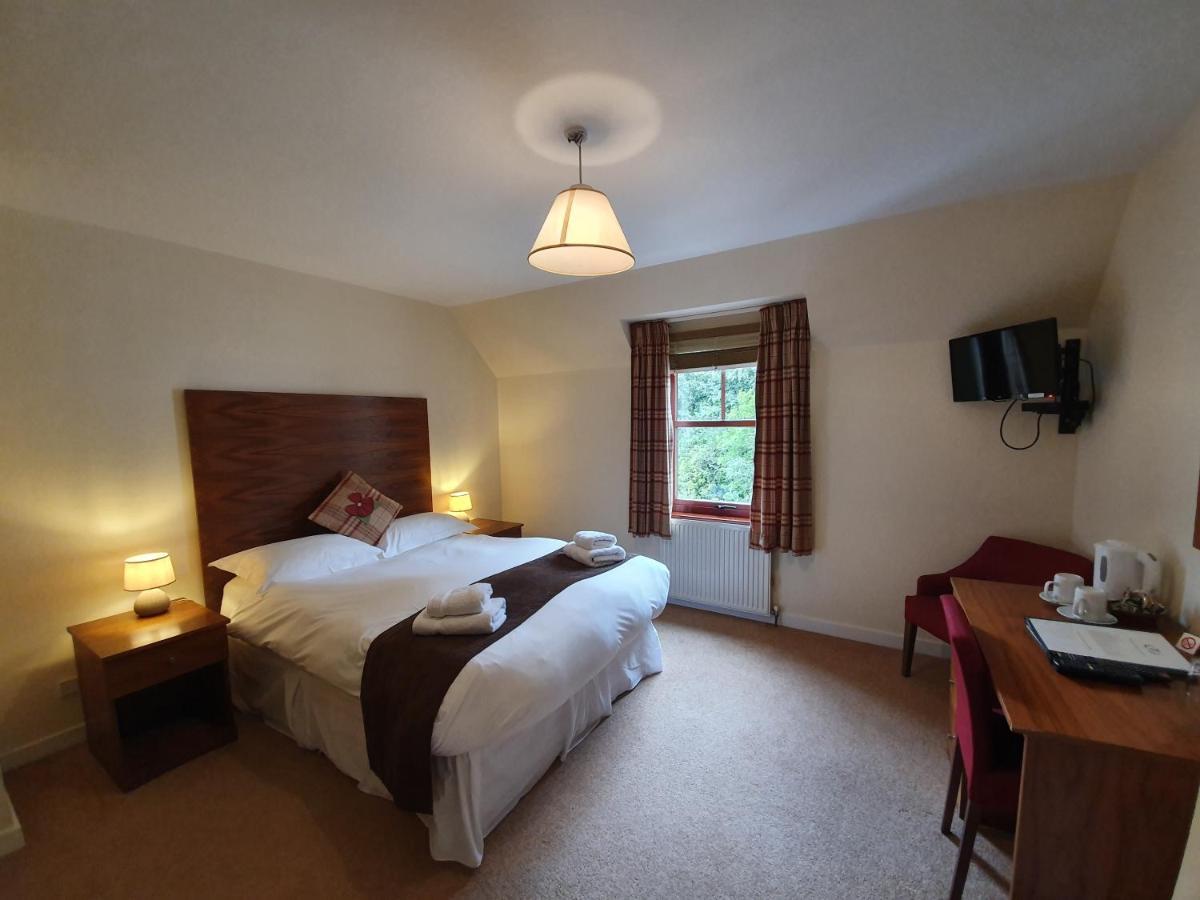 Lochailort Inn Екстериор снимка